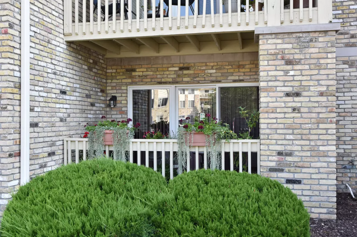 Hartland, WI 53029,520 Windstone Dr Unit 104