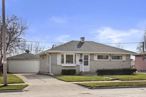 3705 E Henry Ave, Cudahy, WI 53110