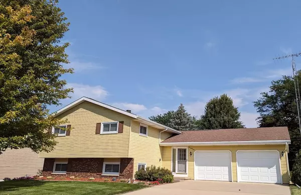 1064 Bayberry Dr, Watertown, WI 53098