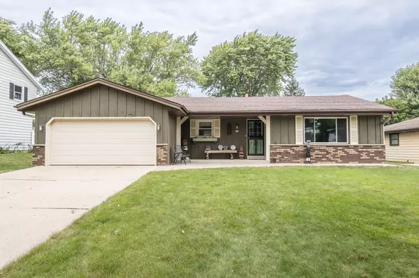 520 E Arthur Dr, Oak Creek, WI 53154