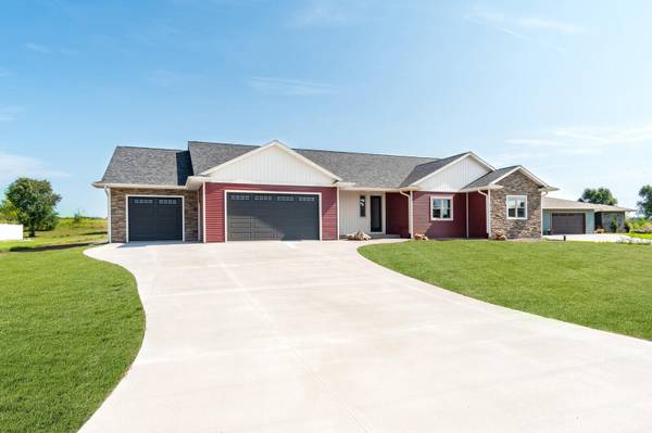 N6796 Sand Prairie Ct, Holland, WI 54636