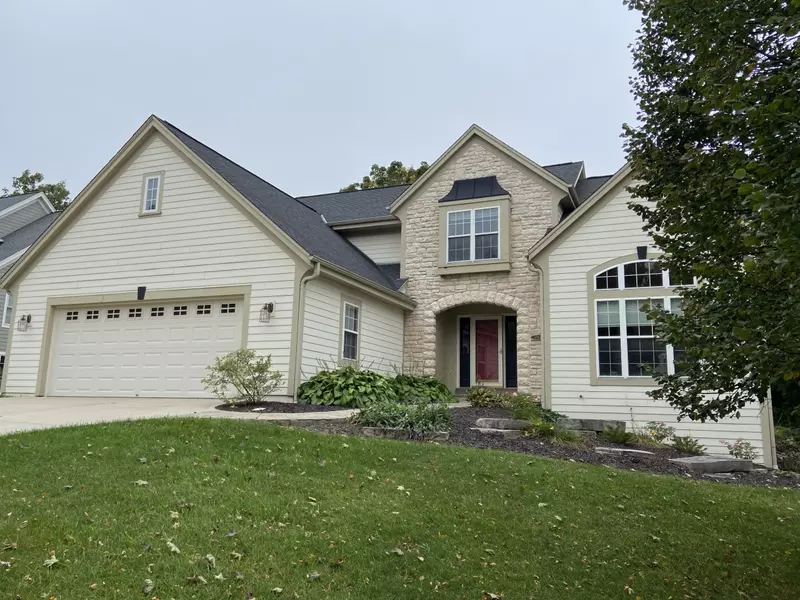 113 Lower Woodford Cir, West Bend, WI 53090