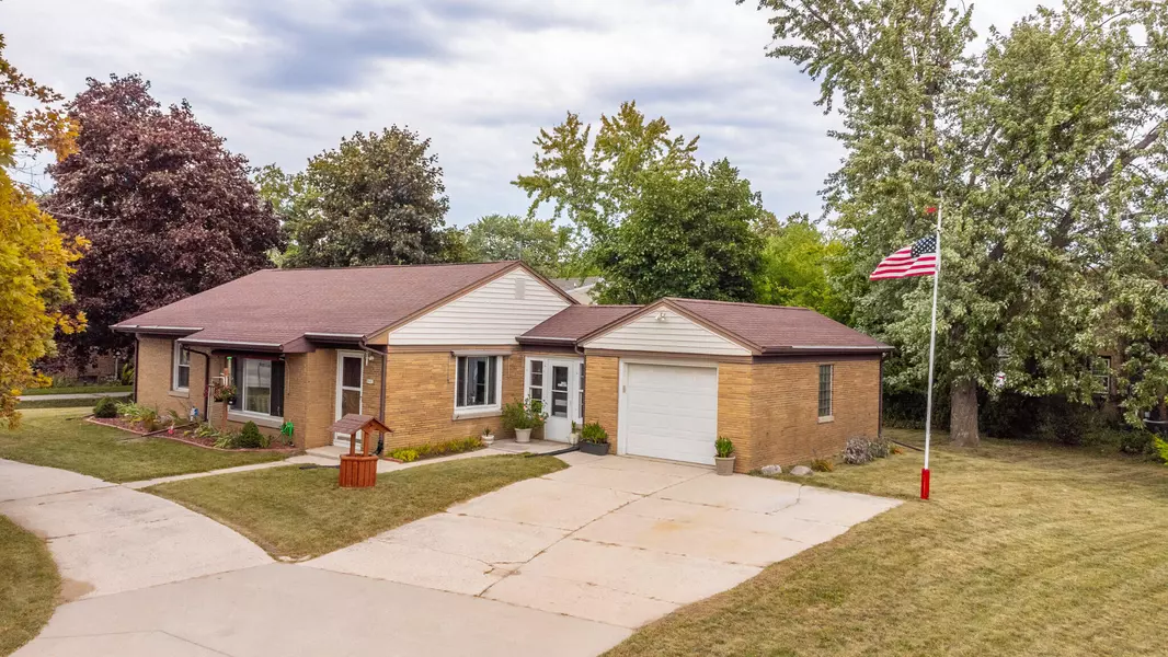 3603 Lakeshore Rd, Sheboygan, WI 53083