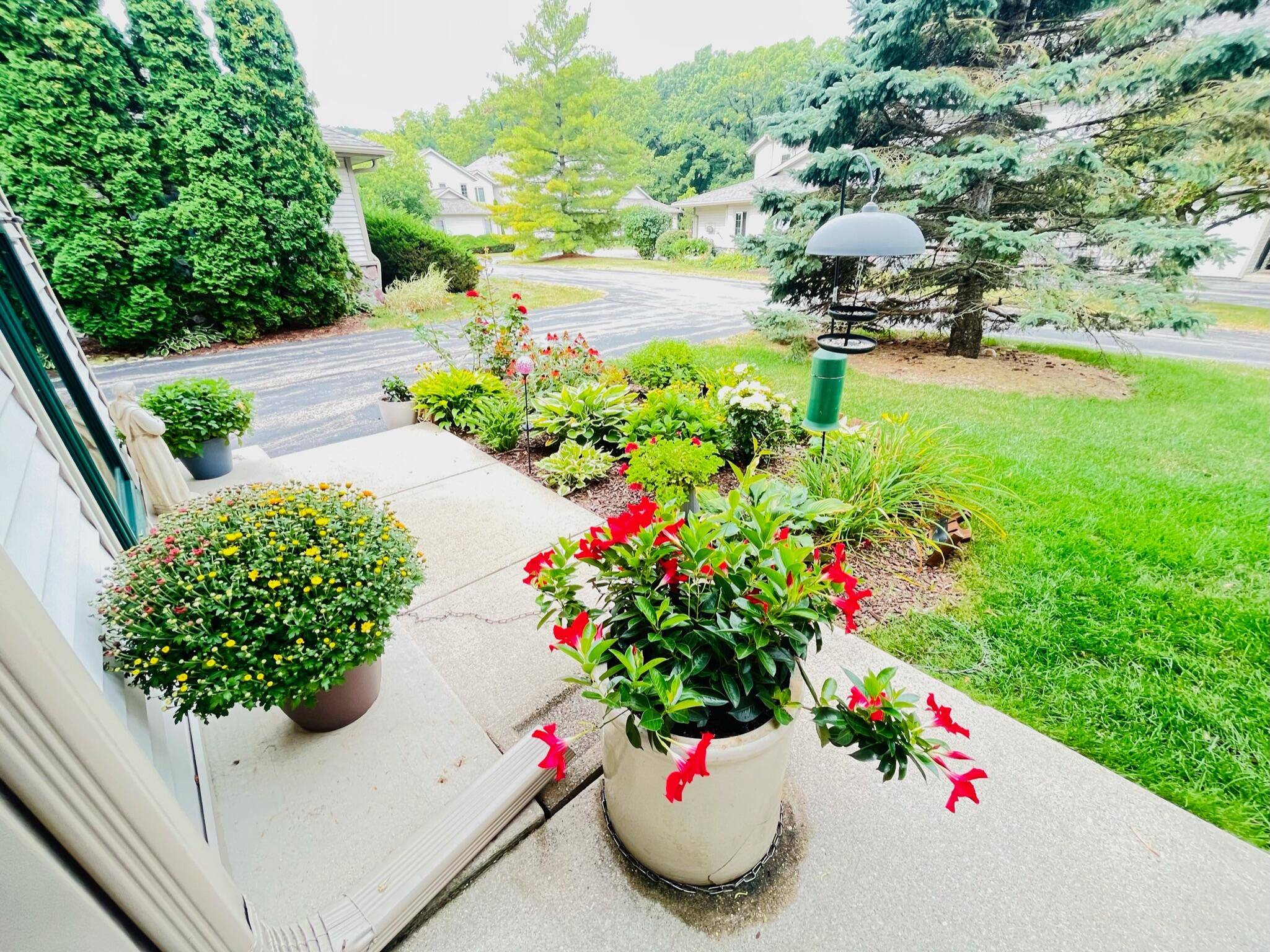 2237 Circle Rdg Unit A, Delafield, WI 53018