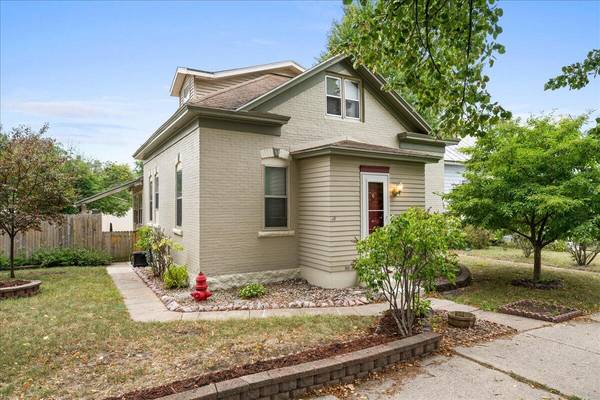 1310 Adams St, La Crosse, WI 54601