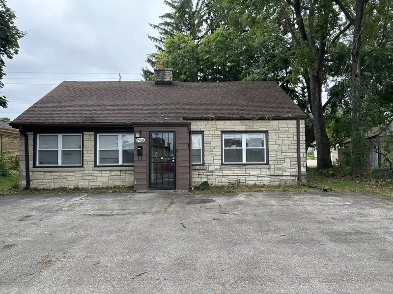 7103 W Fond du Lac Ave, Milwaukee, WI 53218