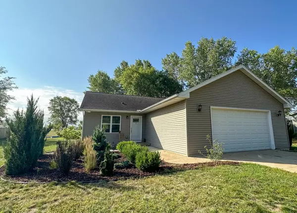 290 Madison St, Pardeeville, WI 53954