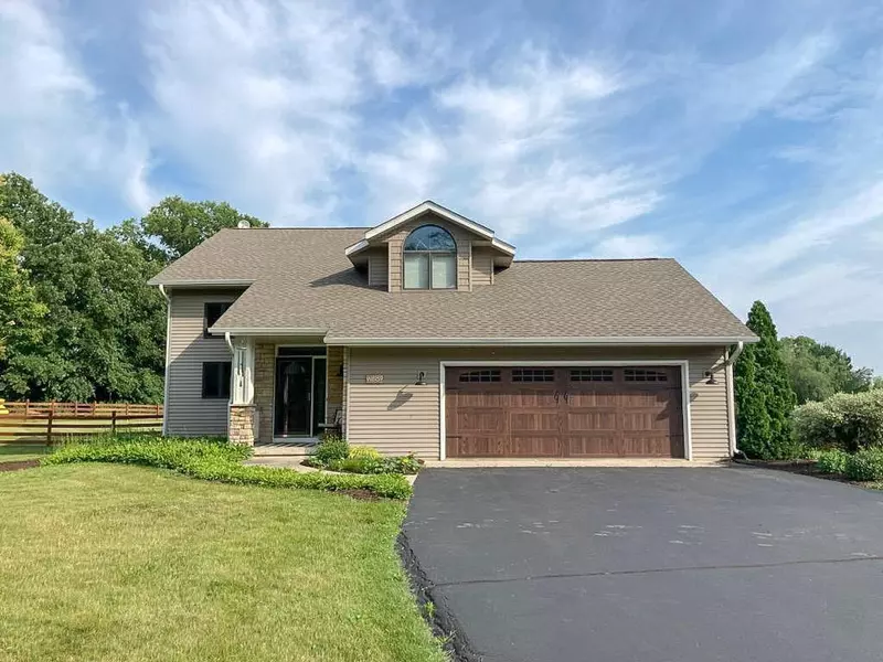 W8159 Nature Dr, Richmond, WI 53190