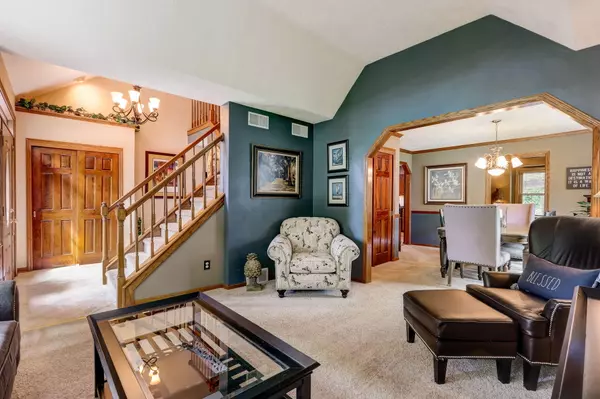 Oak Creek, WI 53154,140 W Fairfield Ct