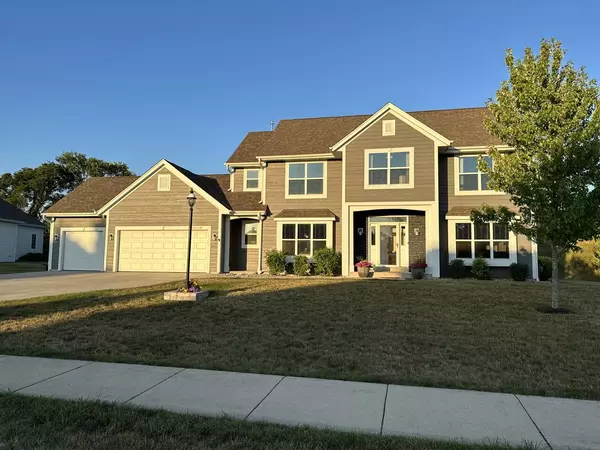 W182N4866 Green Crane Dr, Menomonee Falls, WI 53051