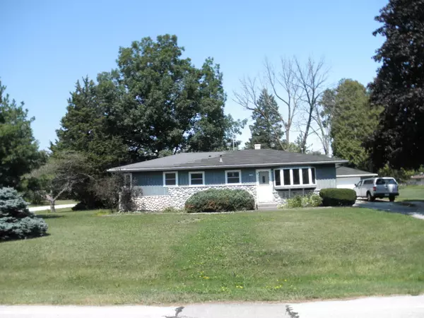 4308 E Studio Ln, Oak Creek, WI 53154