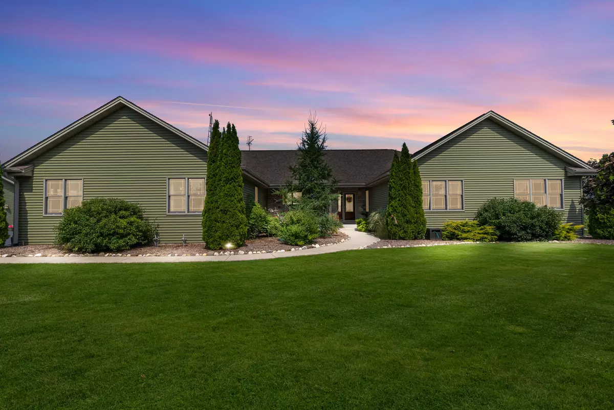 Wayne, WI 53002,5708 Wayne Center Dr
