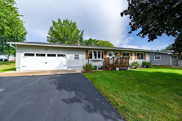 W2776 Schams Ave, Greenfield, WI 54601