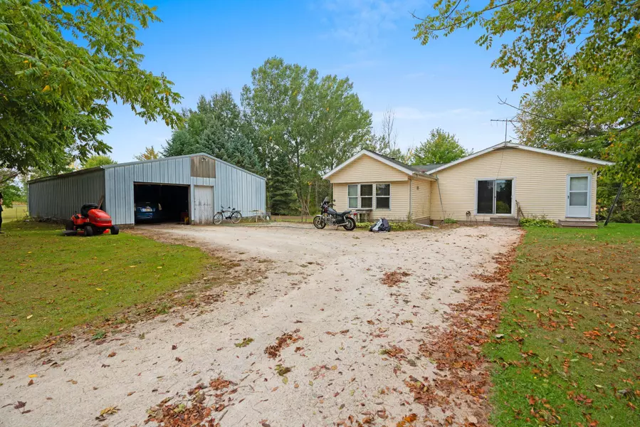 6202 Brunner Rd, Newton, WI 54220