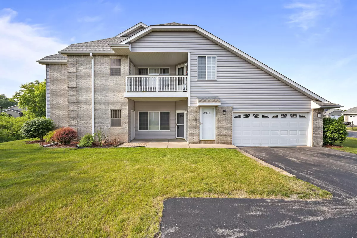 Oak Creek, WI 53154,6910 S Rolling Meadows Ct