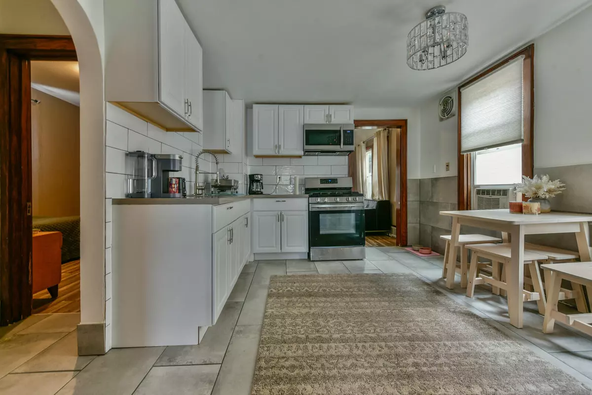 West Allis, WI 53214,1721 S 72nd St