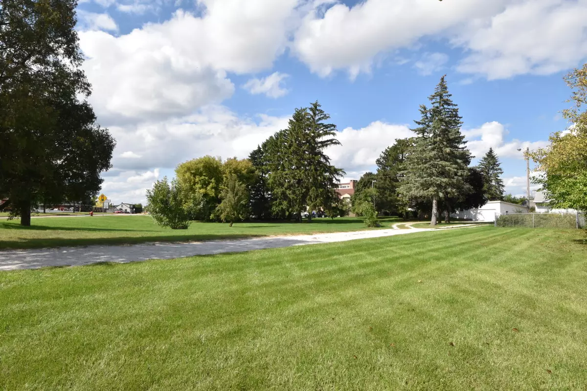 Menomonee Falls, WI 53051,N94W17842 Appleton Ave