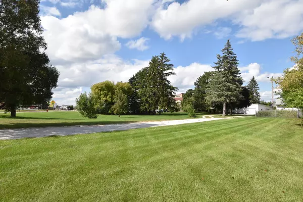 Menomonee Falls, WI 53051,N94W17842 Appleton Ave