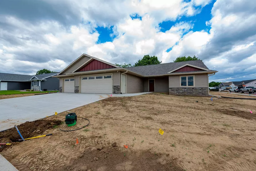 1815 London St, Holmen, WI 54636