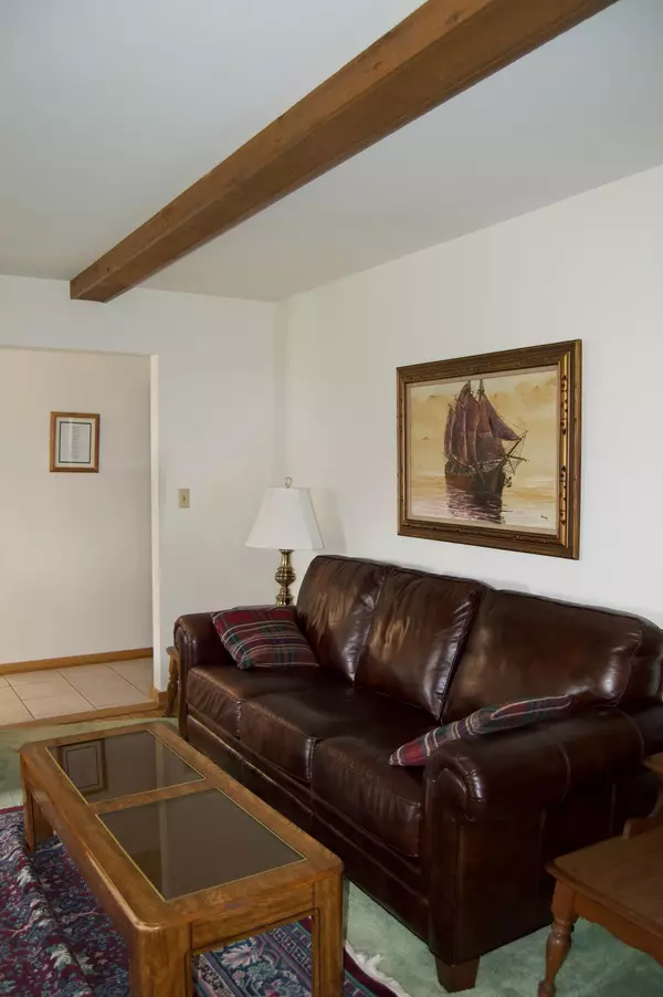 Mequon, WI 53092,12538 N La Belle Ct