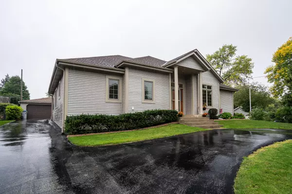 2269 W Mangold Ave, Milwaukee, WI 53221