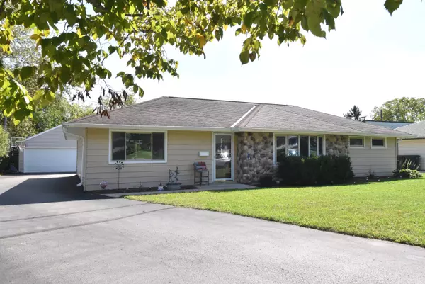 617 Pine St, Mukwonago, WI 53149