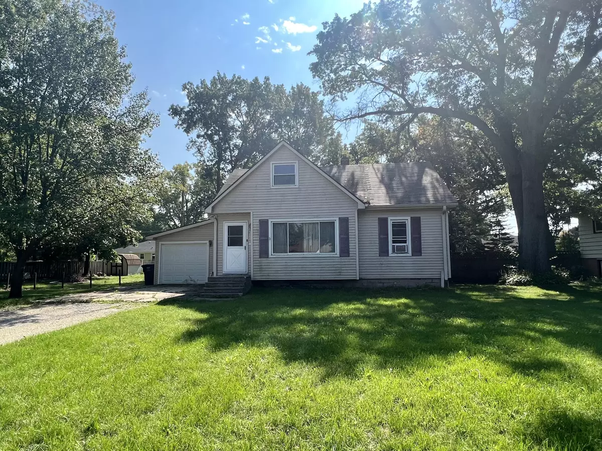 Salem Lakes, WI 53170,127 E Poplar St