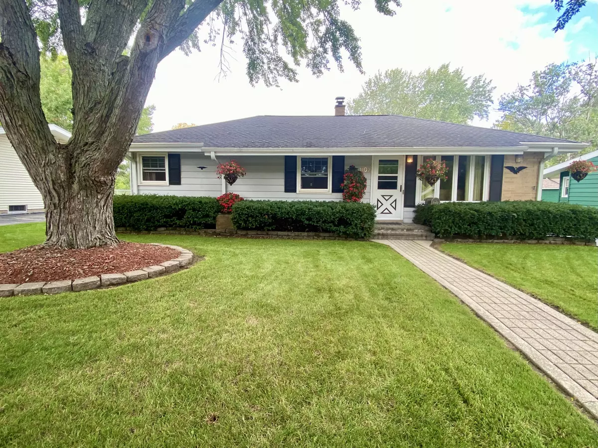 Waukesha, WI 53188,1102 Birch Dr