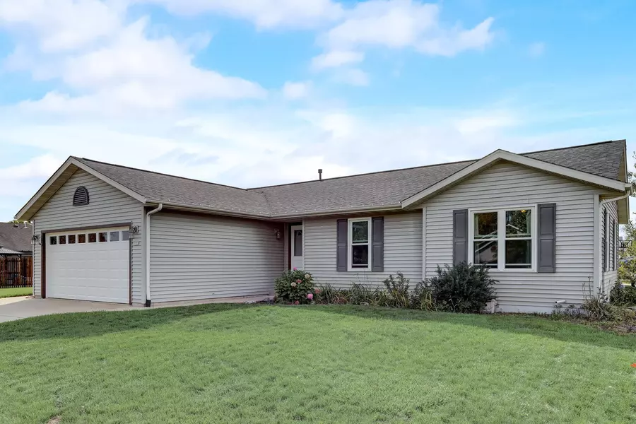 133 Settlement Rd, Hartford, WI 53027