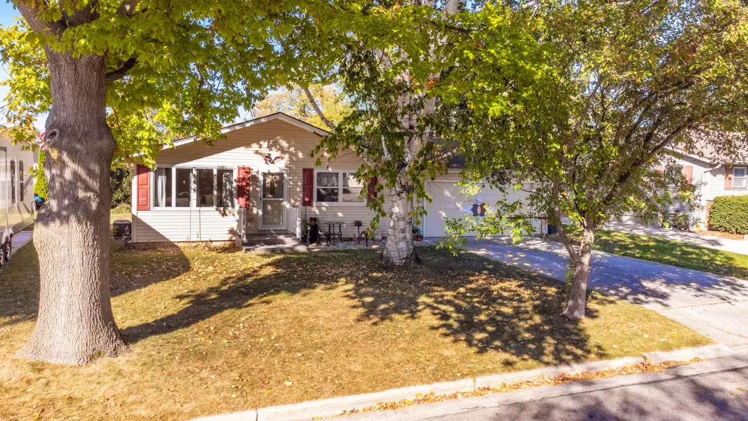 615 David Ave, Sheboygan Falls, WI 53085