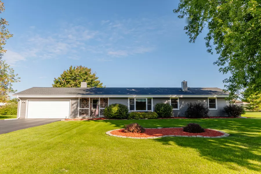 507 Chad Ct, North Prairie, WI 53153