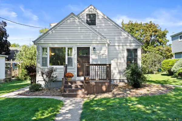N88W16152 Park Blvd, Menomonee Falls, WI 53051