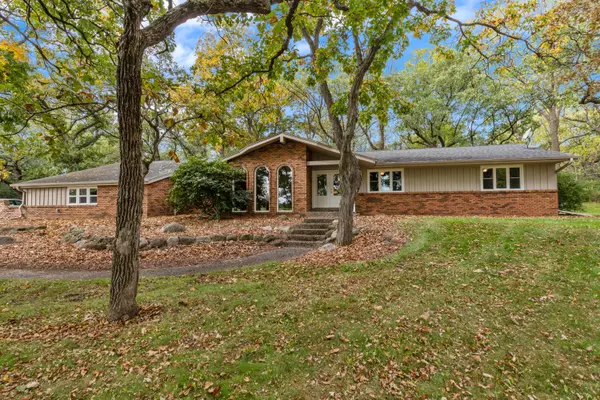 W330S5245 Meadowlark Ln, Genesee, WI 53153