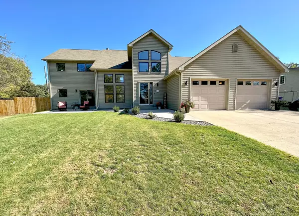 3108 Edgewater Dr, Campbell, WI 54603