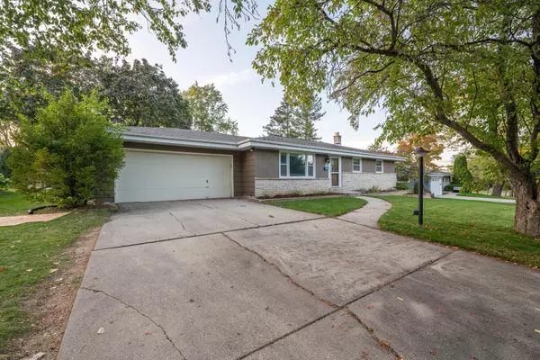 Menomonee Falls, WI 53051,W144N8353 MacArthur Dr