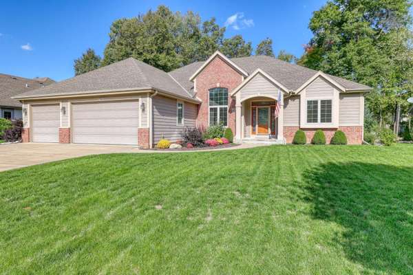 N77W22980 S Coldwater Cir, Sussex, WI 53089