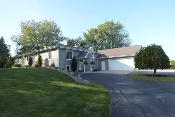 Muskego, WI 53150,S81W12592 Hi View Dr