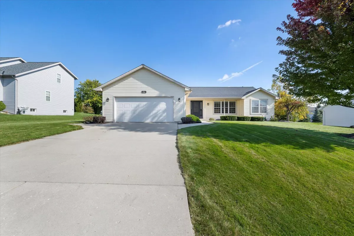 Oak Creek, WI 53154,8544 S Breaburn Dr