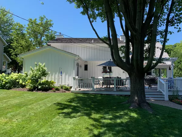 Linn, WI 53125,N1518 Oak Shores St