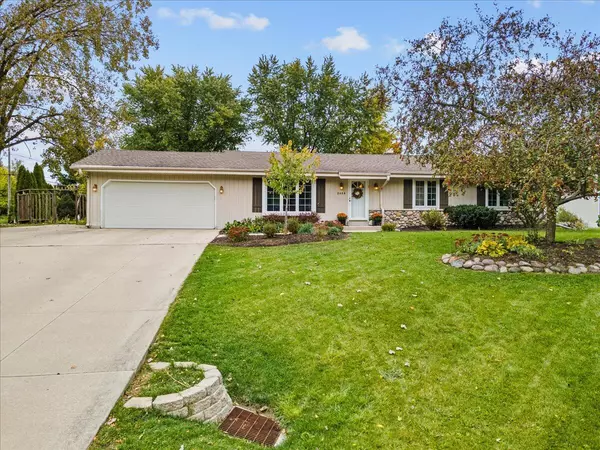 2480 Lionel Ct, Brookfield, WI 53045