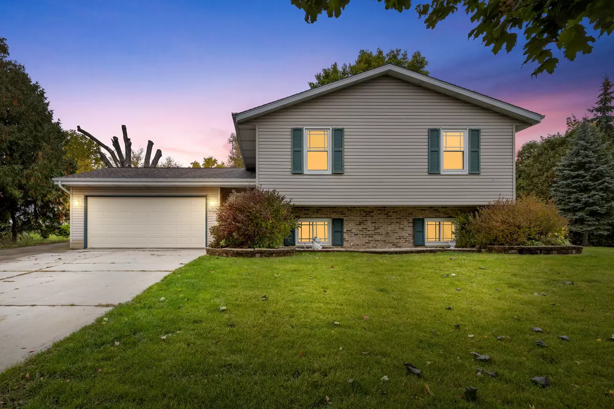 Jackson, WI 53037,W207N17133 Parkview Dr