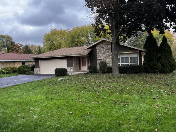 750 Garvens Ave, Brookfield, WI 53005