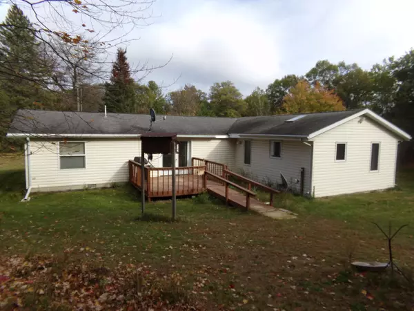 Silver Cliff, WI 54104,N12041 Scheuer Ln