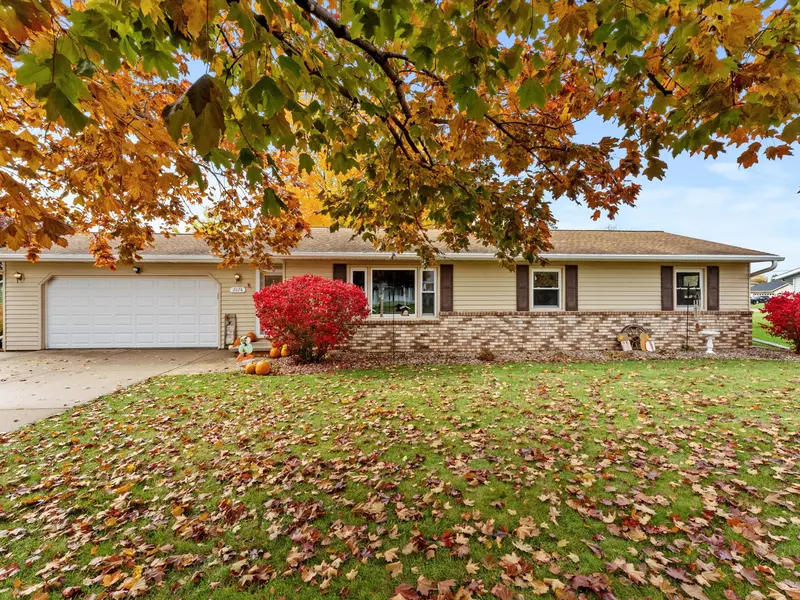 2078 Rachel Dr, Bellevue, WI 54311