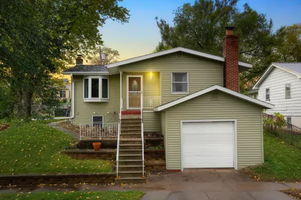 206 8th Ave S, Onalaska, WI 54650