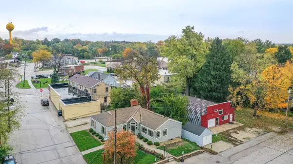 Eagle, WI 53119,114 Grove St