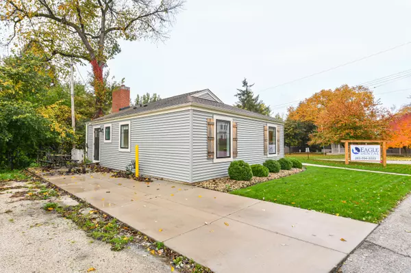 Eagle, WI 53119,114 Grove St