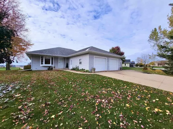 706 Pine Pl, Westby, WI 54667