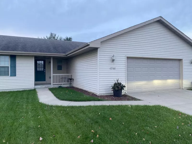 4246 Baybrook Dr, Janesville, WI 53546