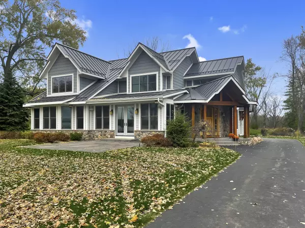 486 Lac La Belle Dr, Lac La Belle, WI 53066